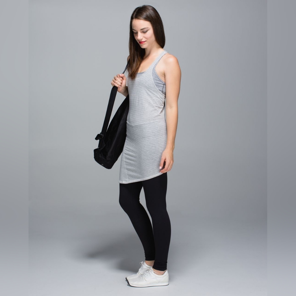 Lululemon Torque Tank Size 10 NWT Hyper Stripe Heathered Medium Grey Ghost